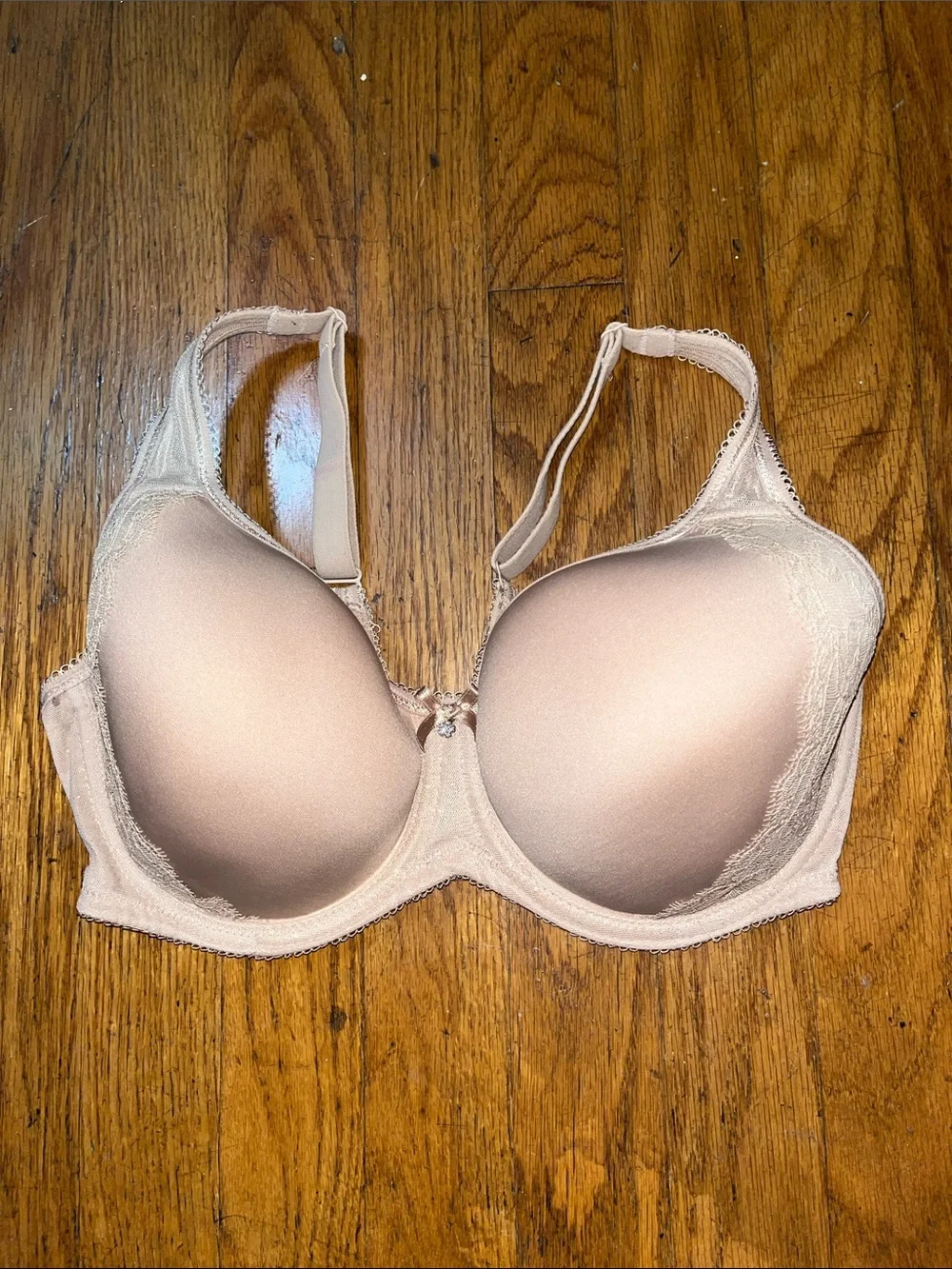Wacoal Underwire Bra in Beige Size 34DD
